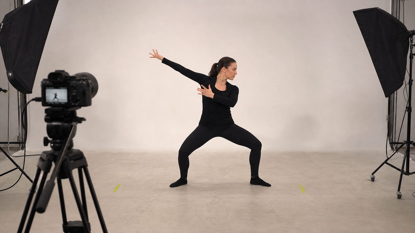 Recording a trackable AI motion reference with locked camera and plain backdrop