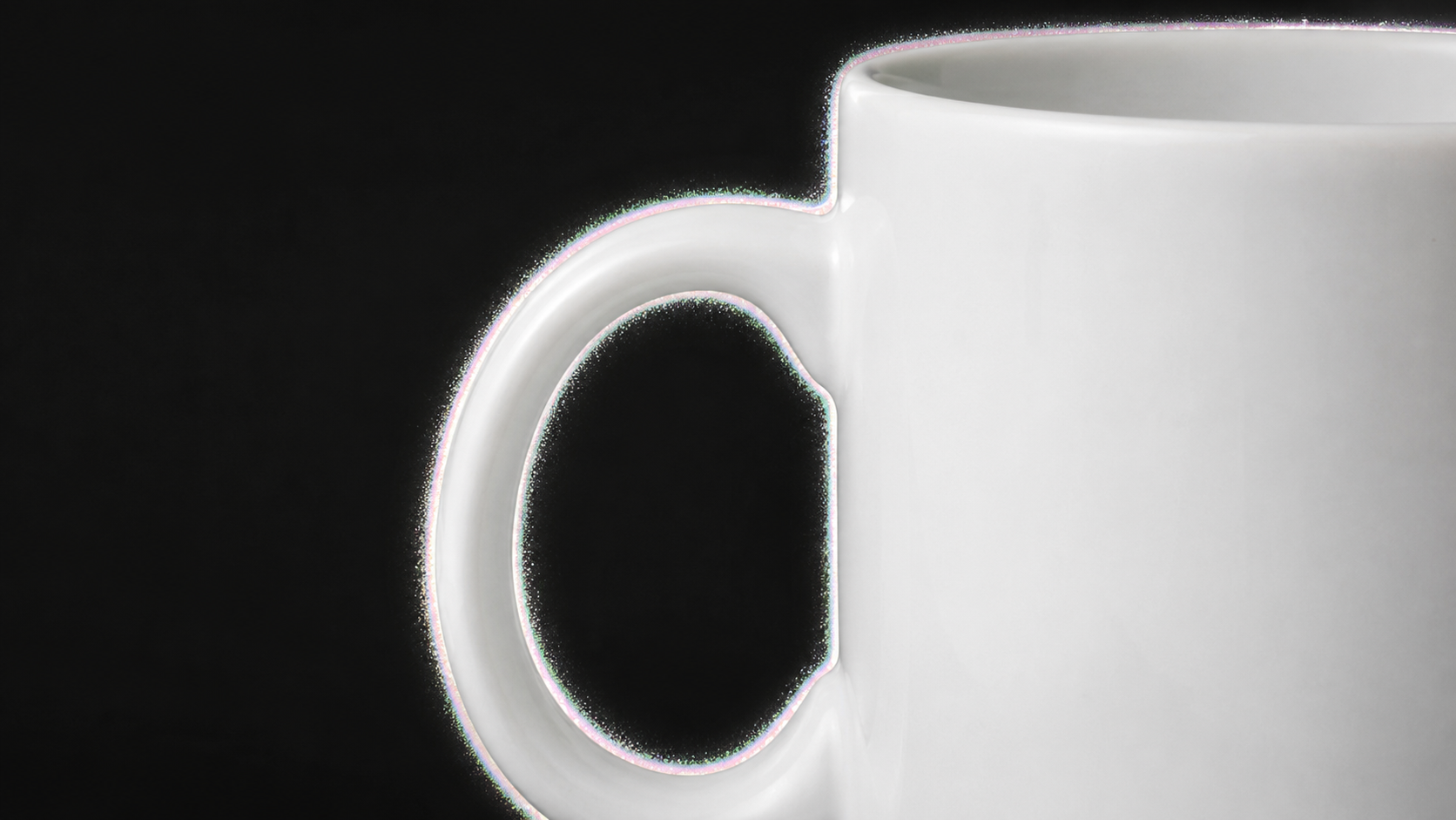 White halo and fringing after white edge removal on a dark product background